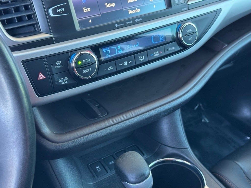 2019 Toyota Highlander SE