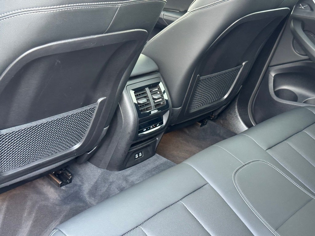 2025 BMW X4 xDrive30i