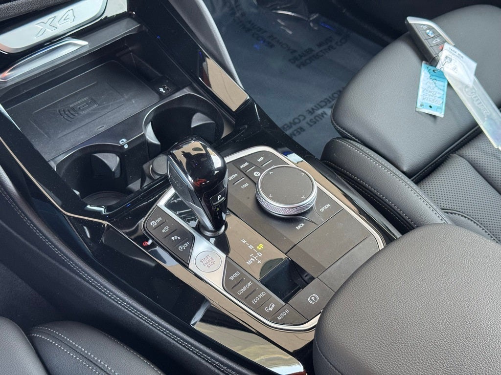 2025 BMW X4 xDrive30i