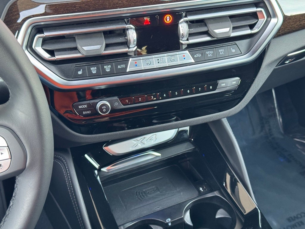 2025 BMW X4 xDrive30i