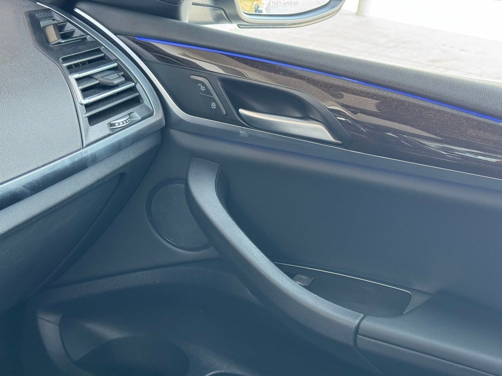 2025 BMW X4 xDrive30i