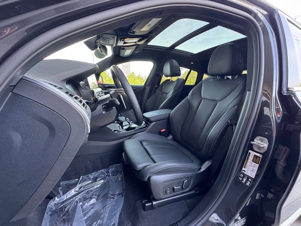 2025 BMW X4 xDrive30i