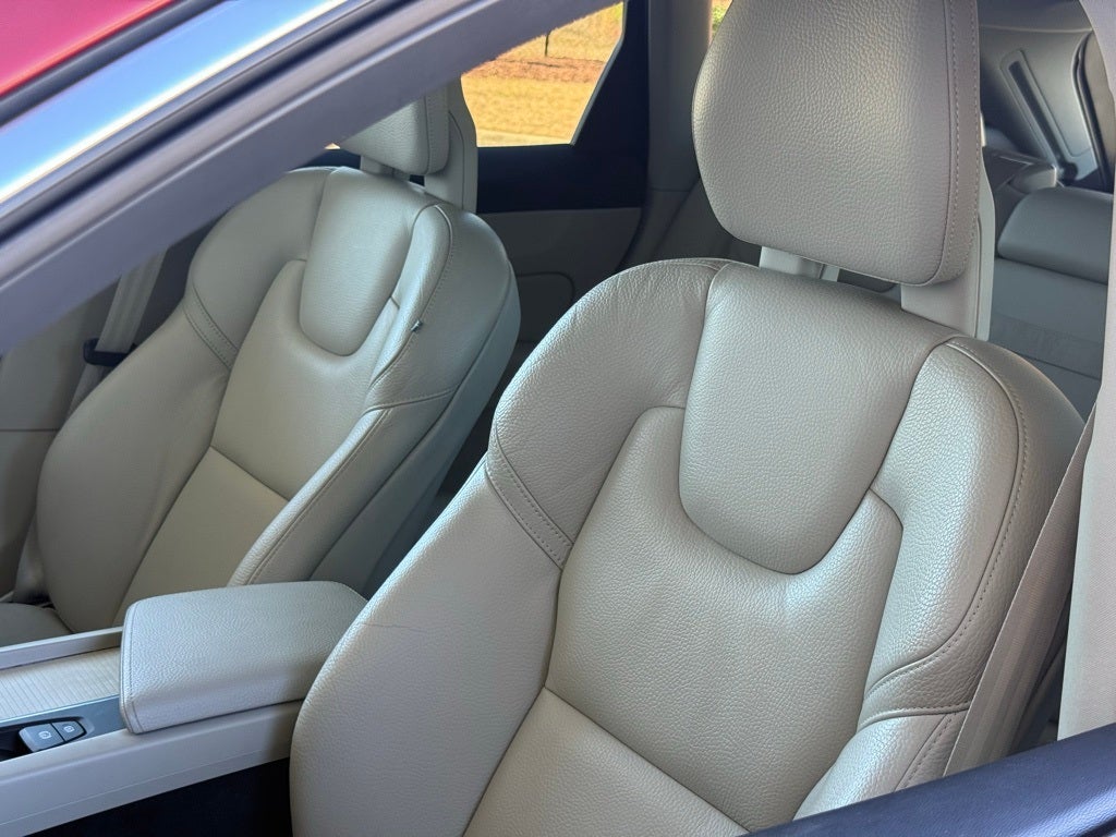 2018 Volvo XC60 T5 Momentum