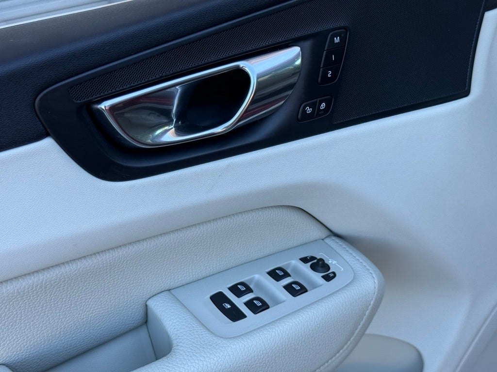 2018 Volvo XC60 T5 Momentum