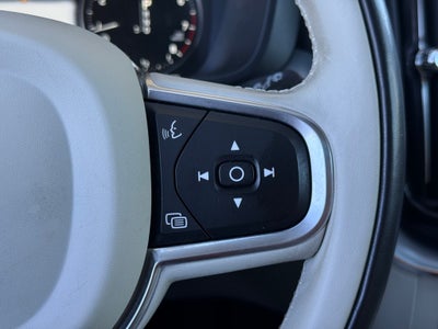 2018 Volvo XC60 T5 Momentum