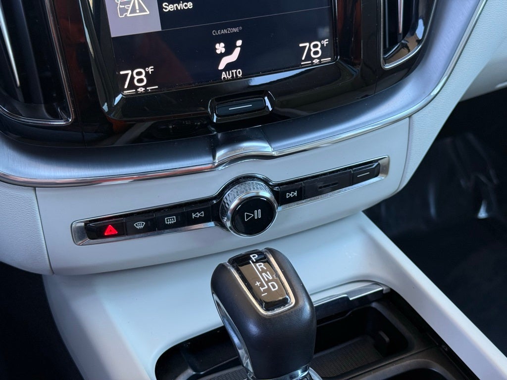 2018 Volvo XC60 T5 Momentum