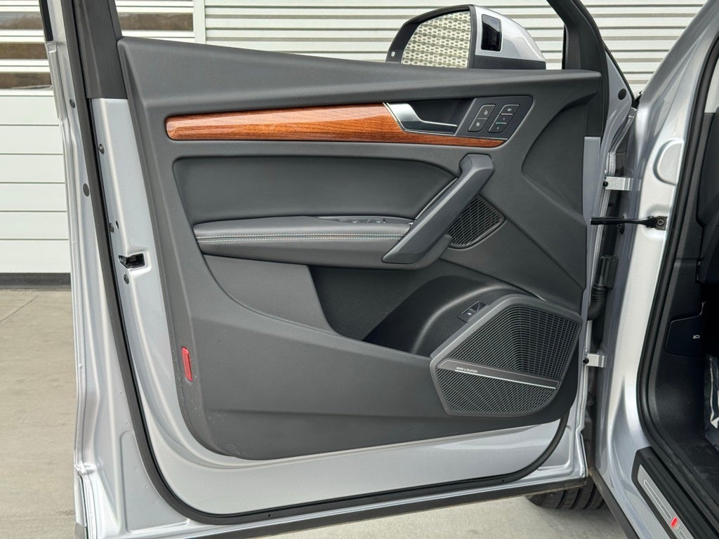 2023 Audi Q5 45 S line Premium quattro