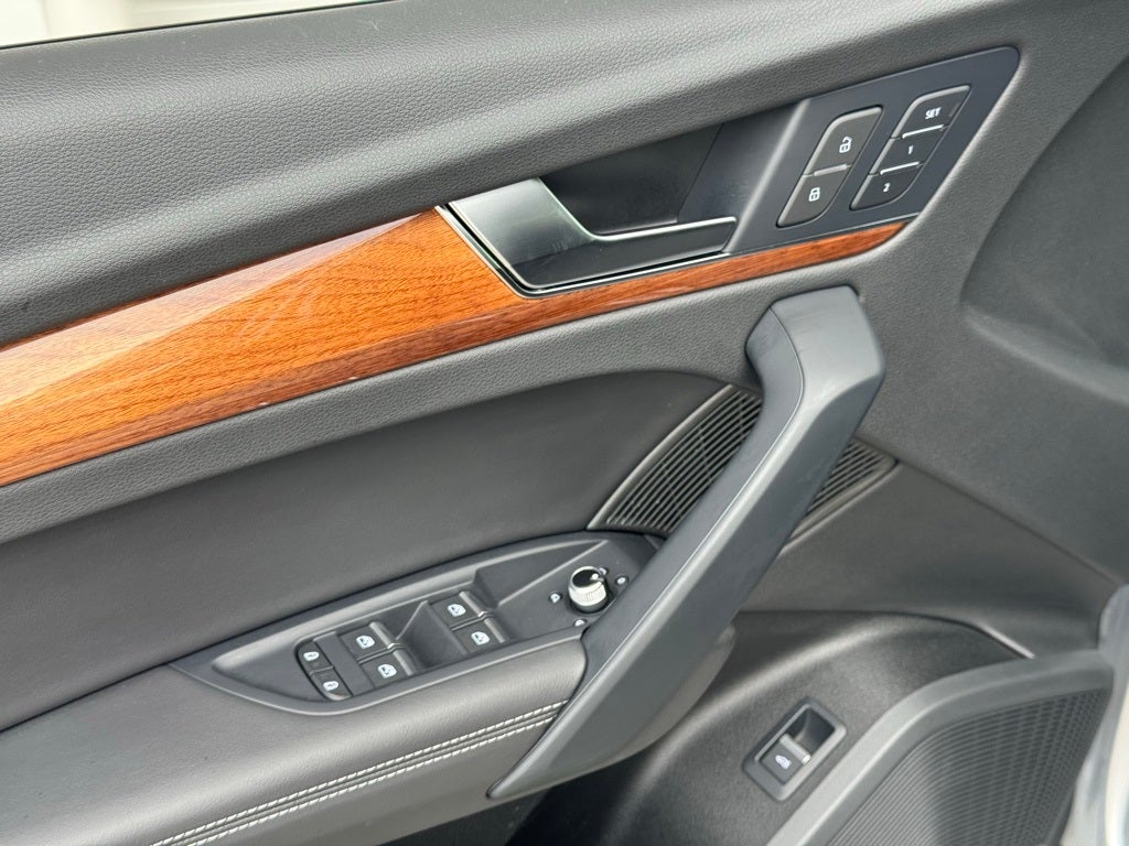 2023 Audi Q5 45 S line Premium quattro