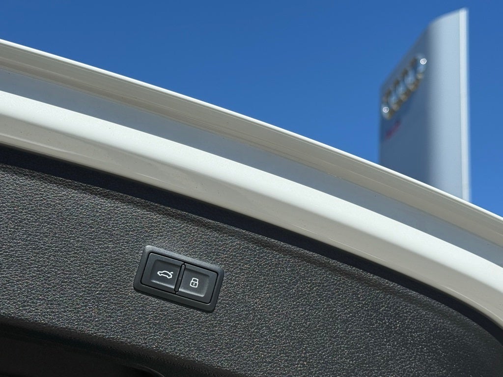 2022 Audi Q5 45 S line Premium quattro