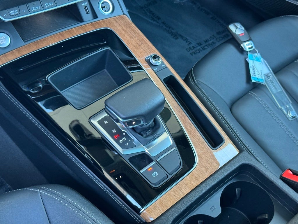 2023 Audi Q5 45 S line Premium quattro