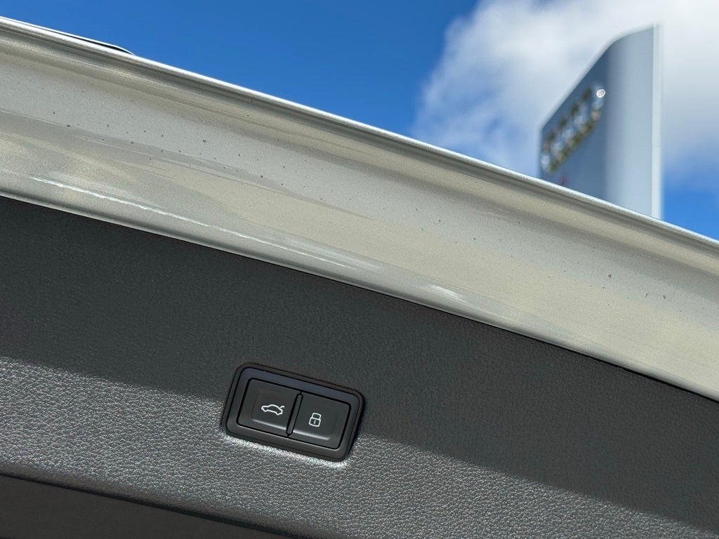 2025 Audi Q8 55 Premium Plus quattro