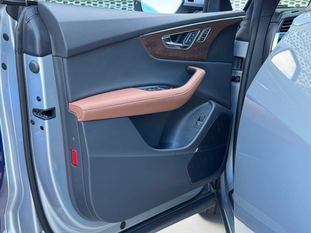 2025 Audi Q8 55 Premium Plus quattro