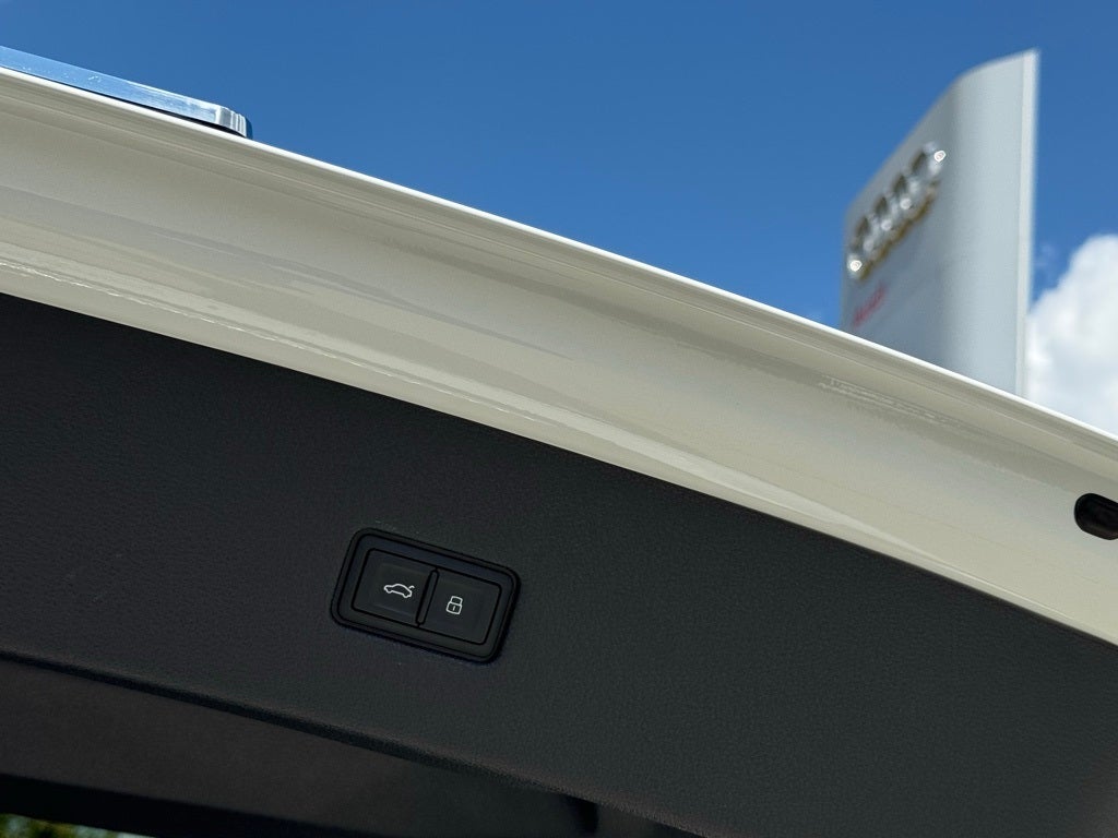 2025 Audi Q8 55 Premium Plus quattro