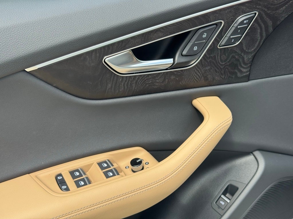 2025 Audi Q8 55 Premium Plus quattro