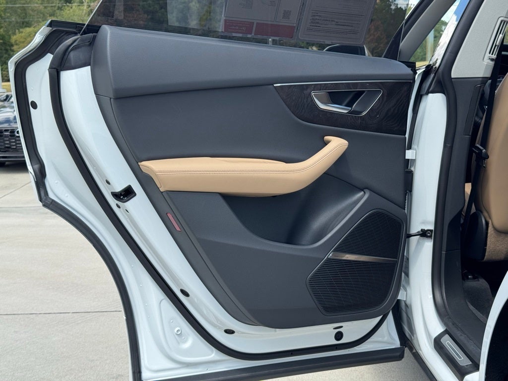 2025 Audi Q8 55 Premium Plus quattro