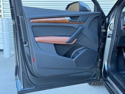 2022 Audi Q5 45 S line Premium quattro