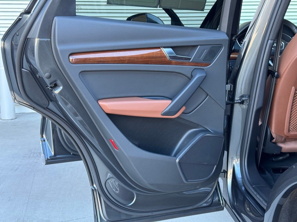 2022 Audi Q5 45 S line Premium quattro