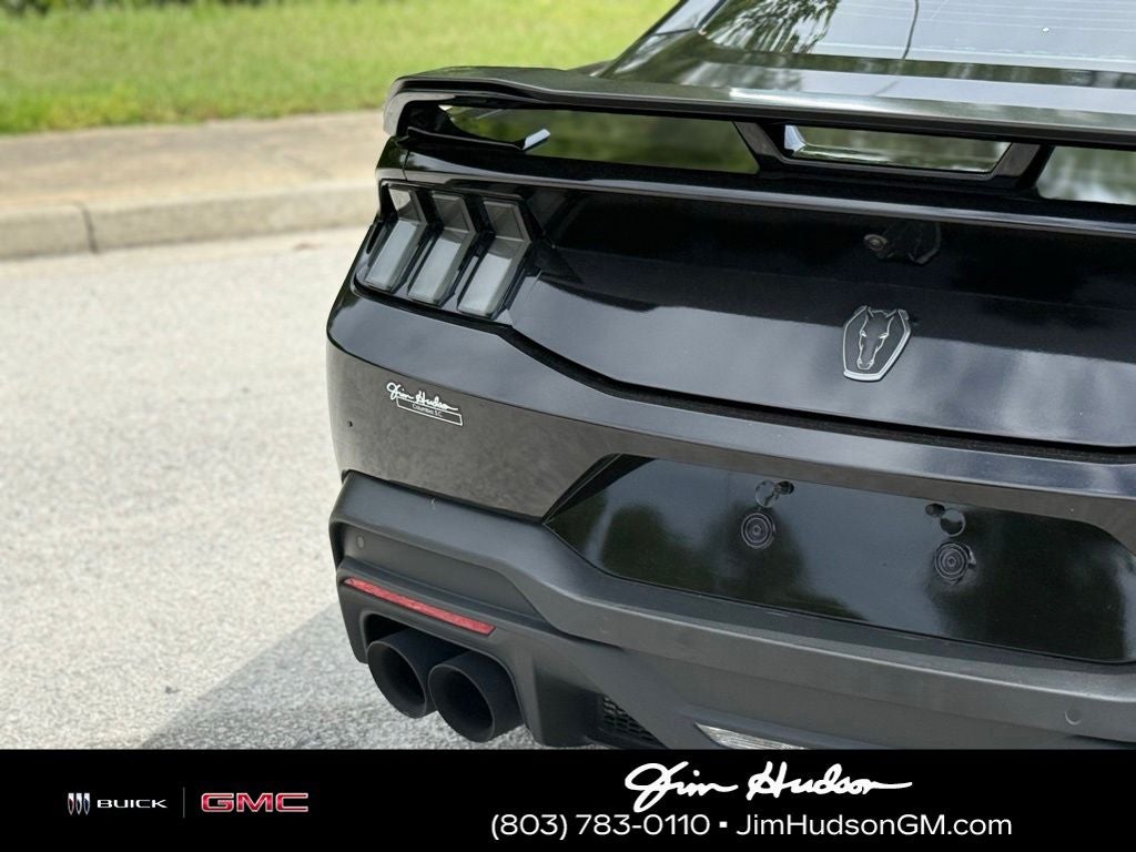 2025 Ford Mustang Dark Horse
