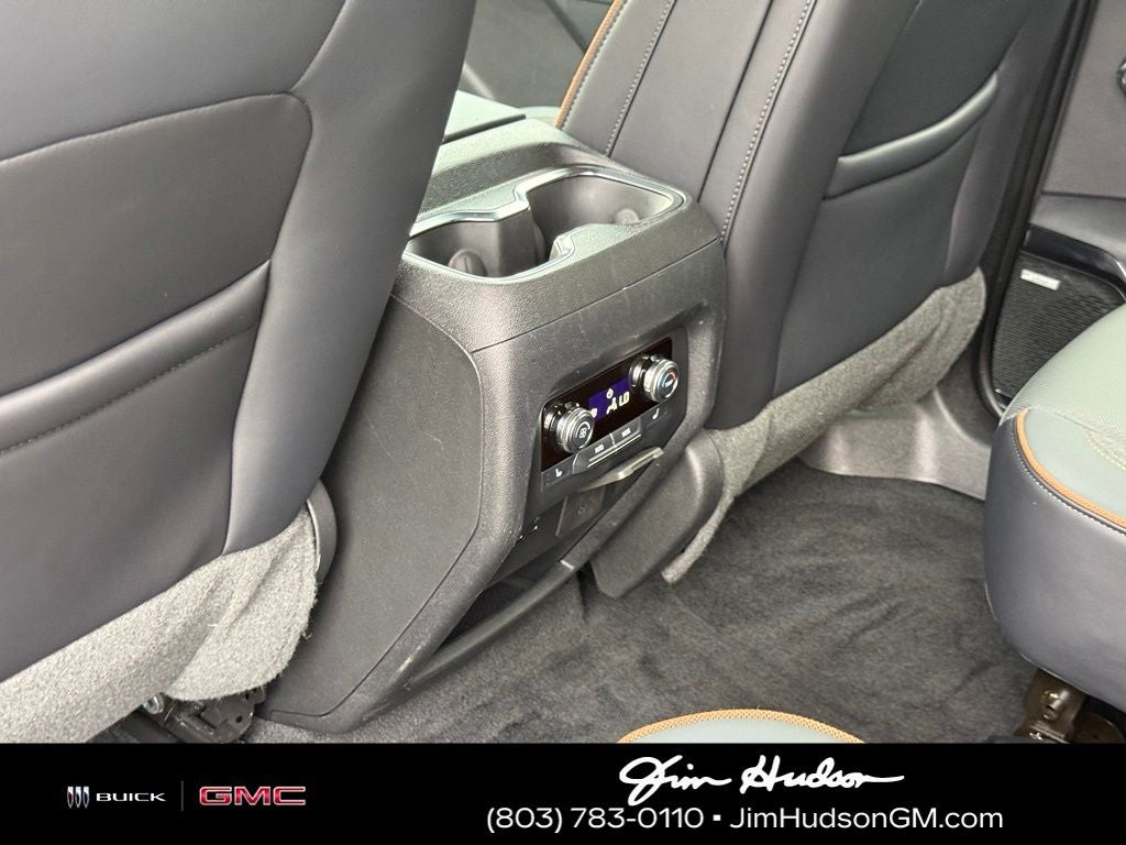2024 GMC Acadia AT4