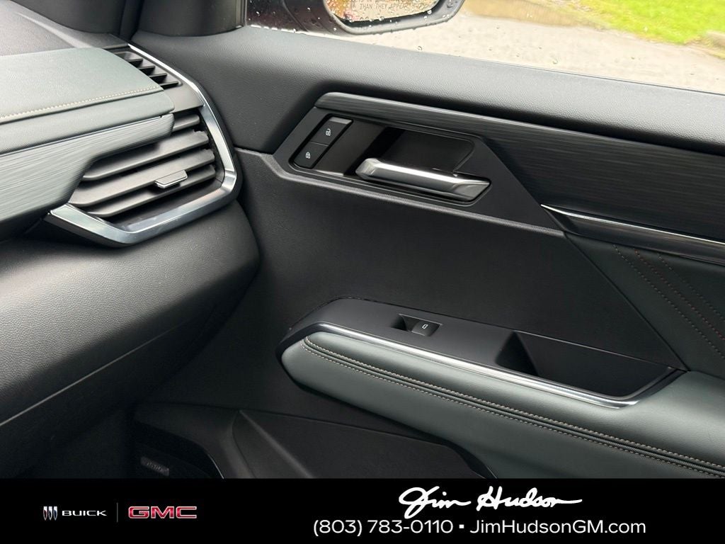 2024 GMC Acadia AT4
