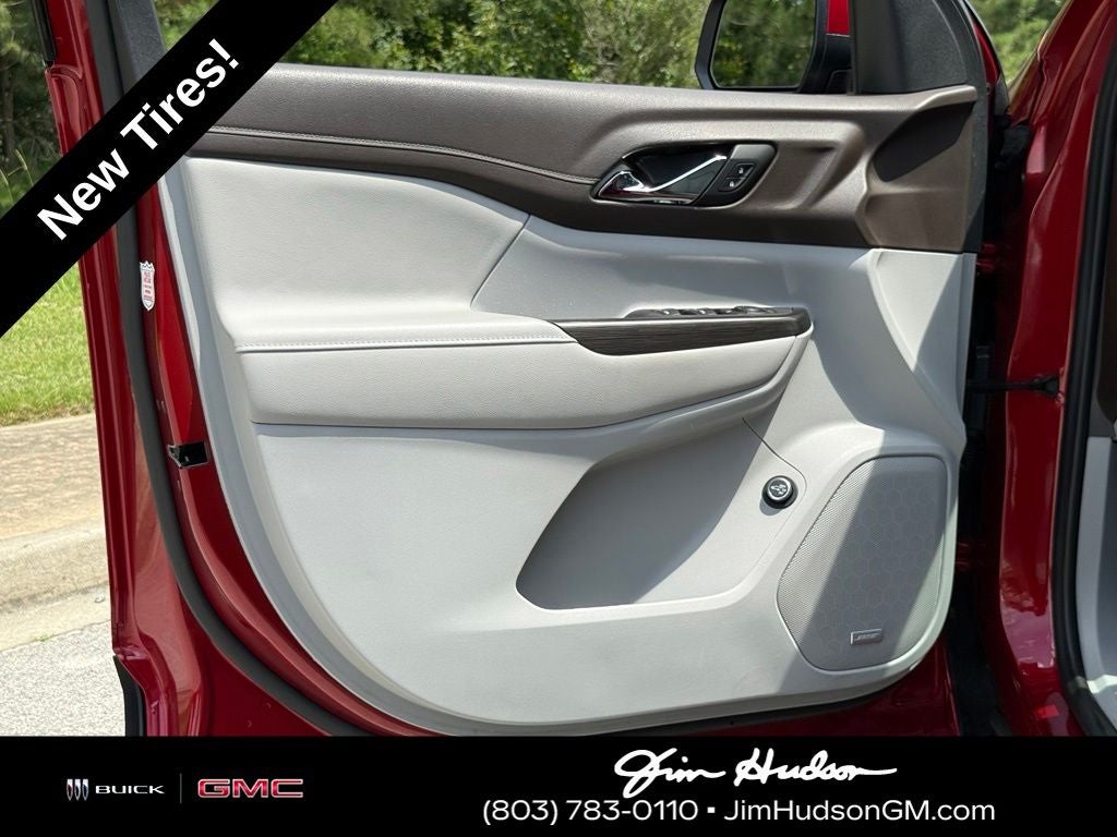 2023 GMC Acadia SLT