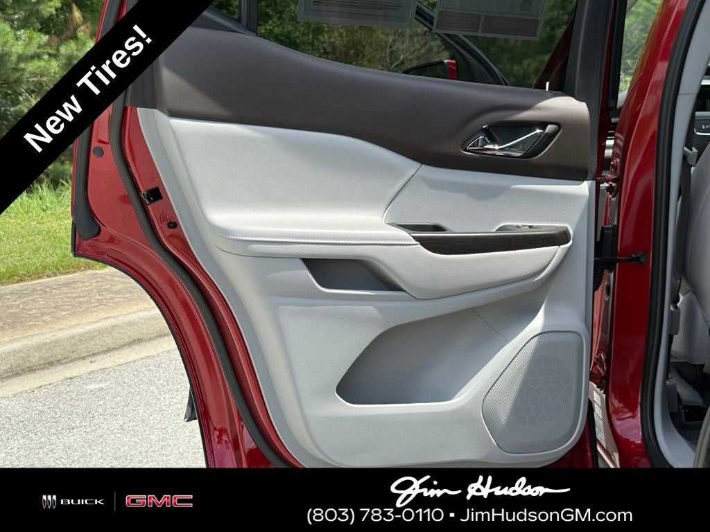 2023 GMC Acadia SLT