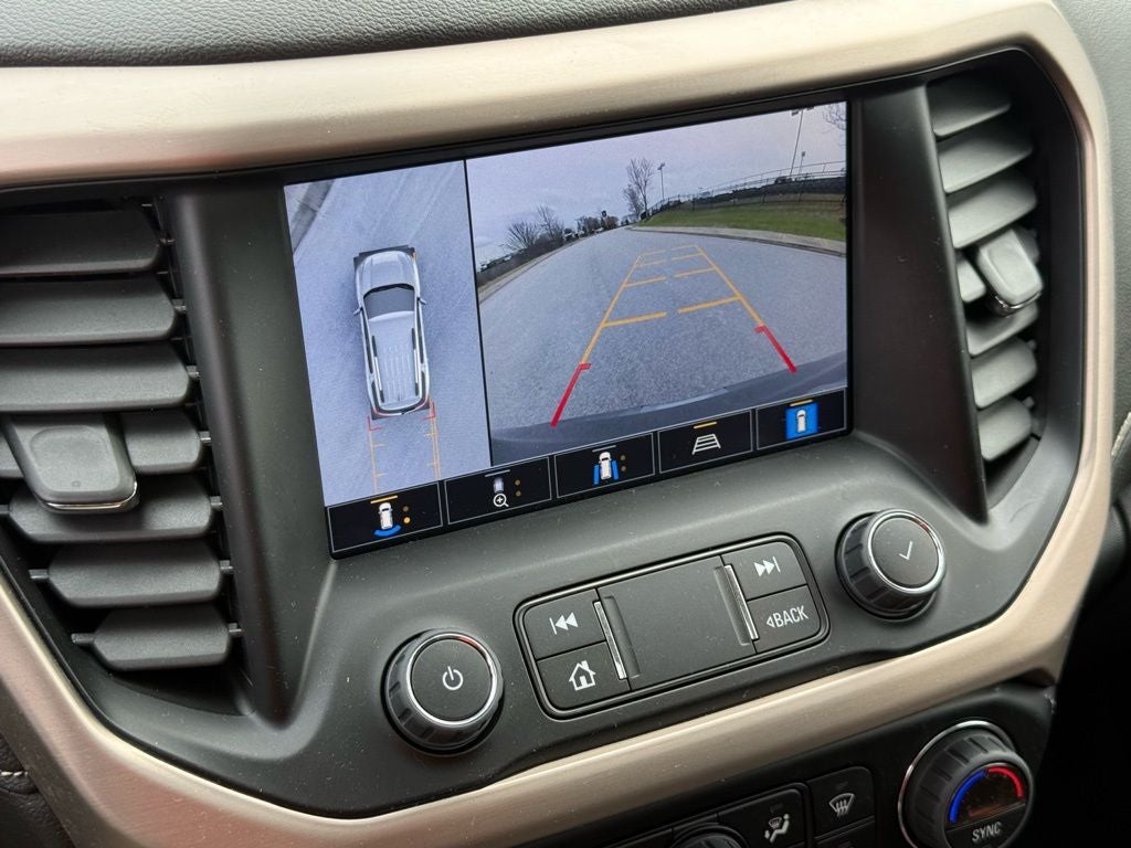 2023 GMC Acadia Denali