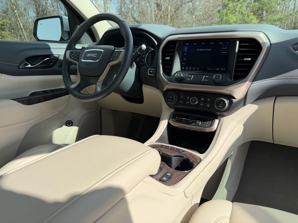 2023 GMC Acadia Denali