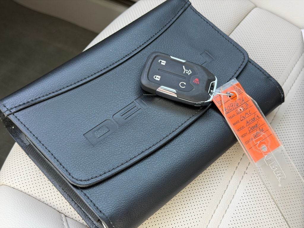 2023 GMC Acadia Denali