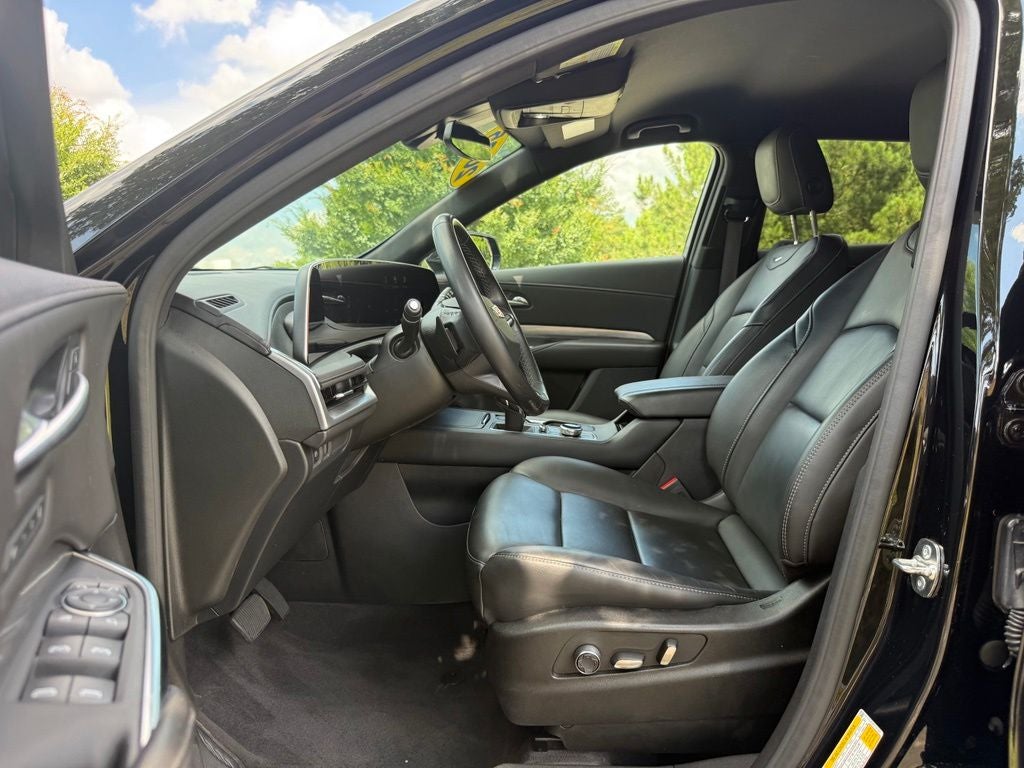 2025 Cadillac XT4 Premium Luxury