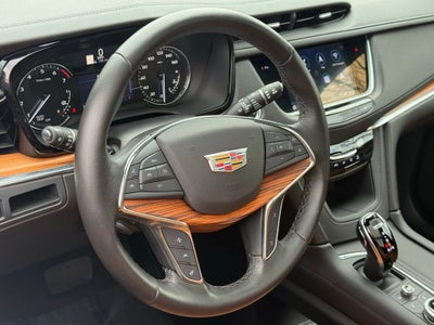 2022 Cadillac XT5 Premium Luxury