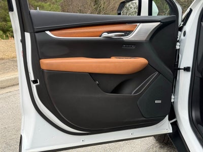 2022 Cadillac XT5 Premium Luxury