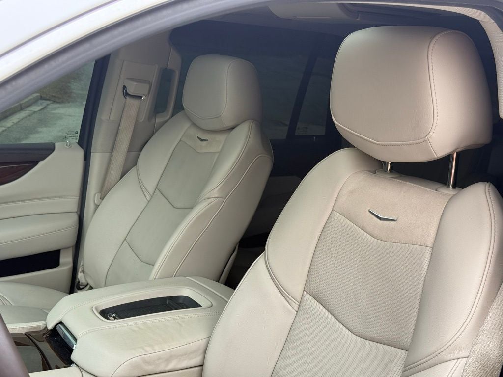 2017 Cadillac Escalade Luxury