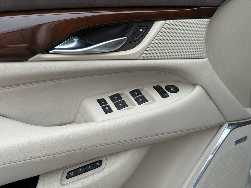 2017 Cadillac Escalade Luxury