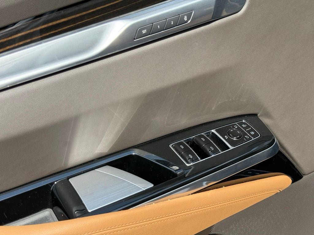 2025 Cadillac Escalade Premium Luxury