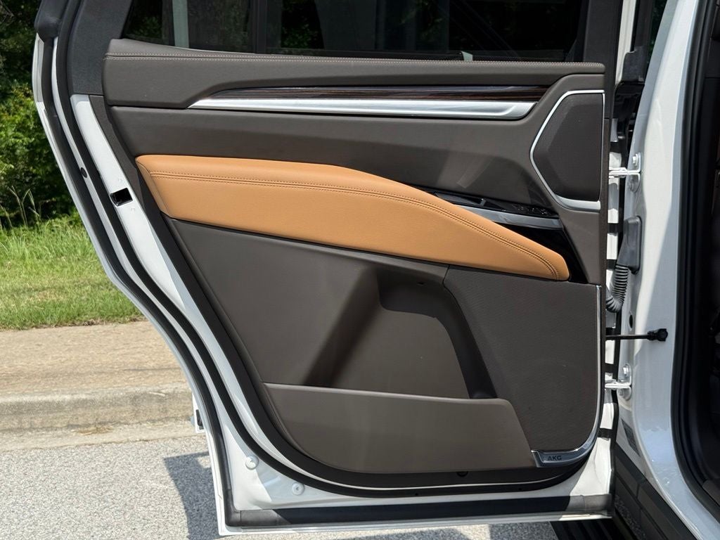 2025 Cadillac Escalade Premium Luxury