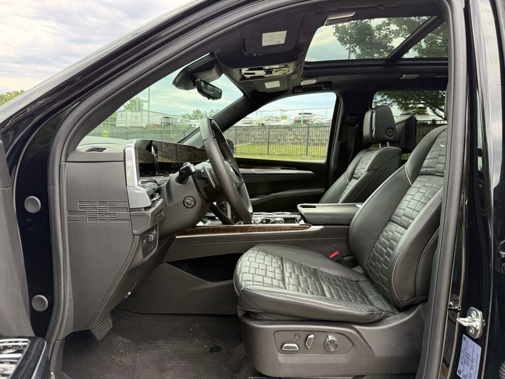2025 Cadillac Escalade Premium Luxury Platinum
