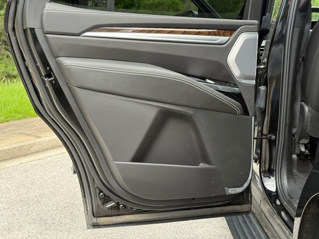 2025 Cadillac Escalade Premium Luxury Platinum