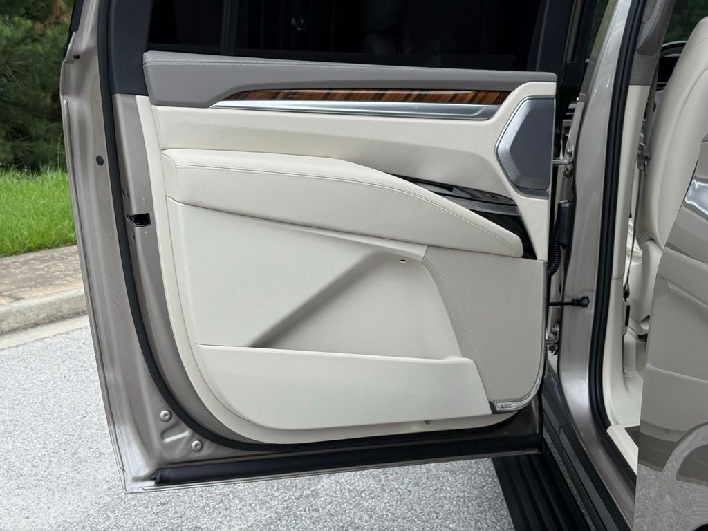 2025 Cadillac Escalade ESV Sport Platinum