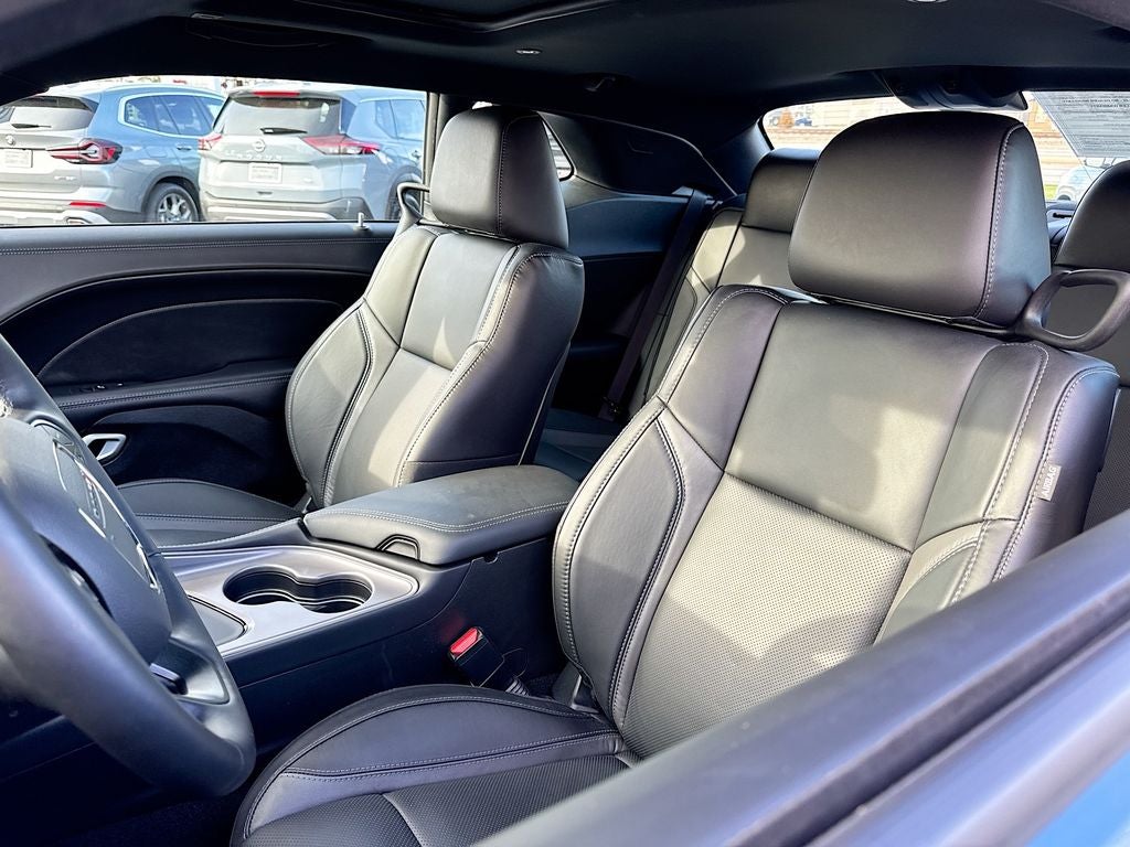 2023 Dodge Challenger SXT