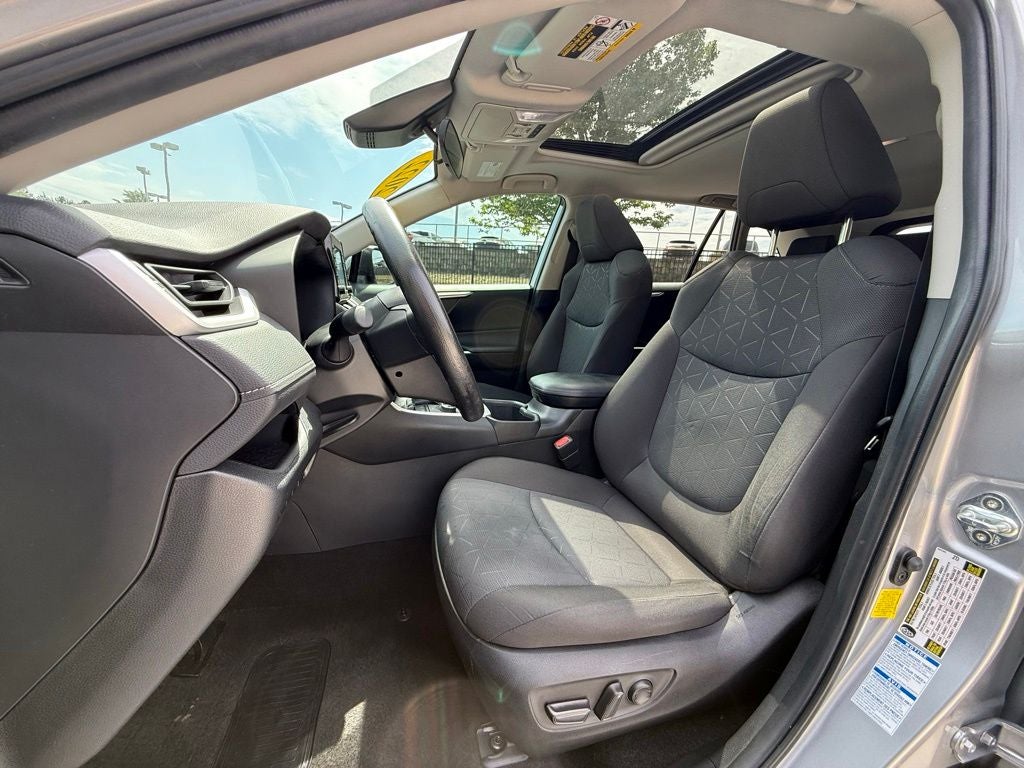 2022 Toyota RAV4 Hybrid XLE