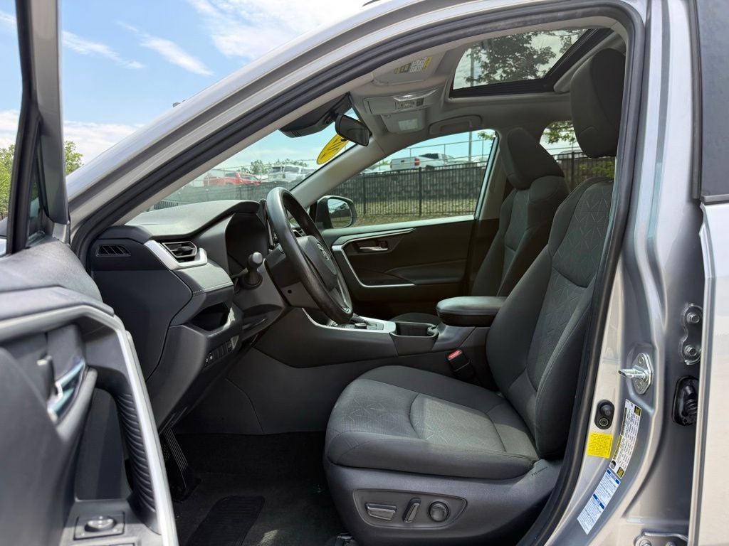 2022 Toyota RAV4 Hybrid XLE