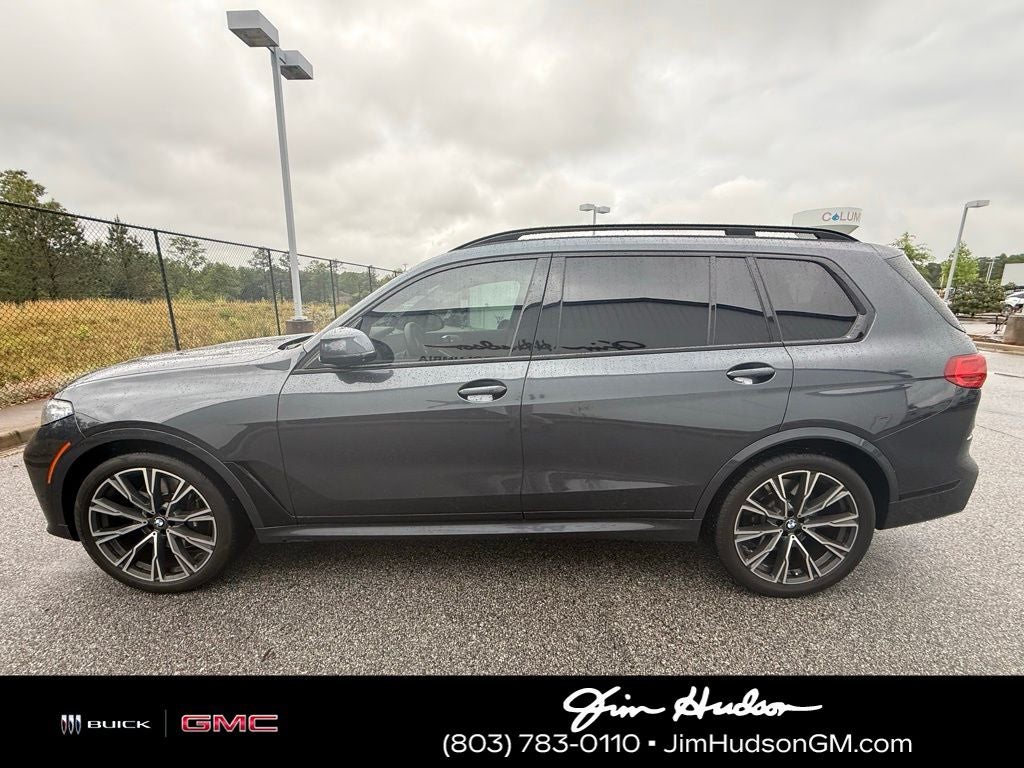 2022 BMW X7 M50i