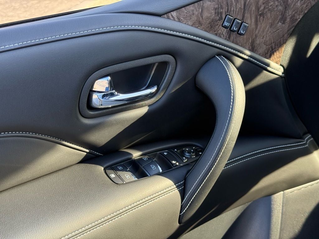 2023 INFINITI QX80 Premium Select