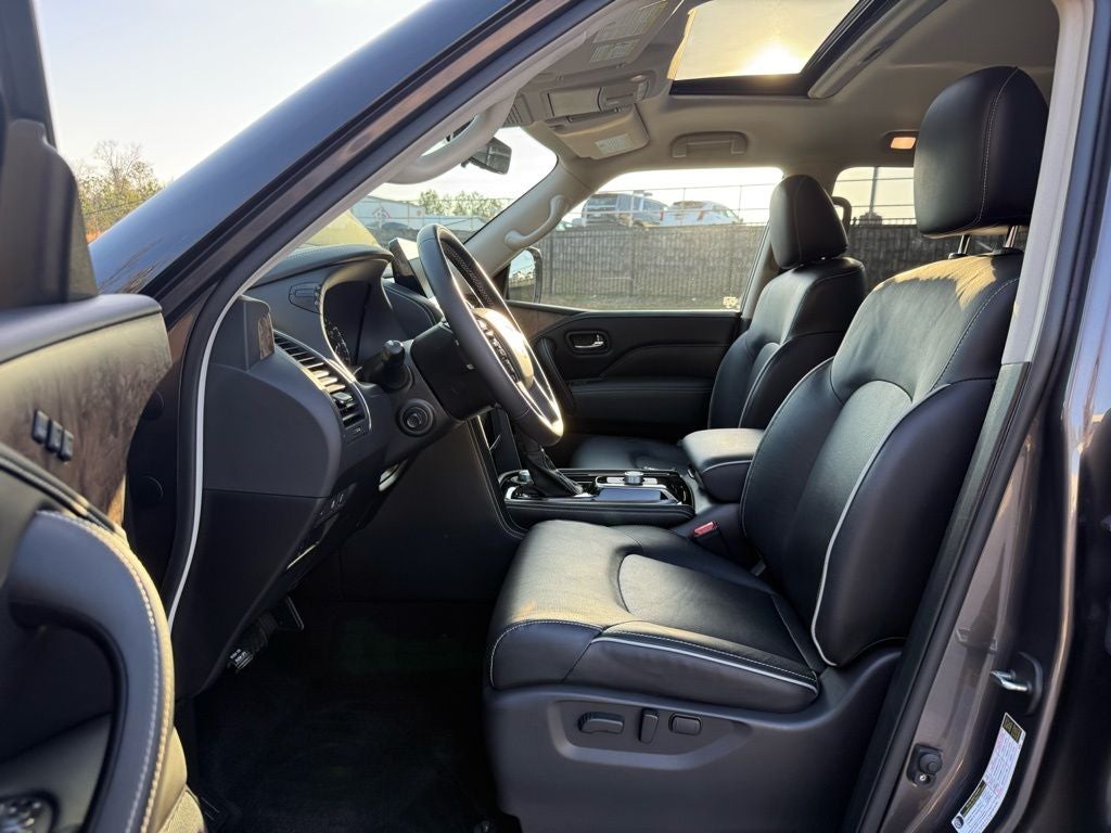 2023 INFINITI QX80 Premium Select