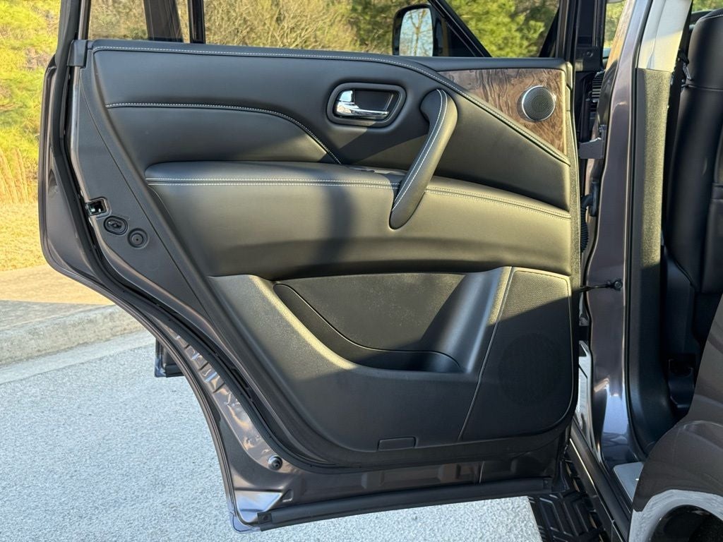 2023 INFINITI QX80 Premium Select