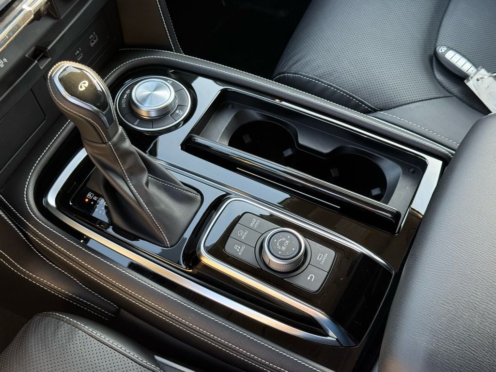 2023 INFINITI QX80 Premium Select