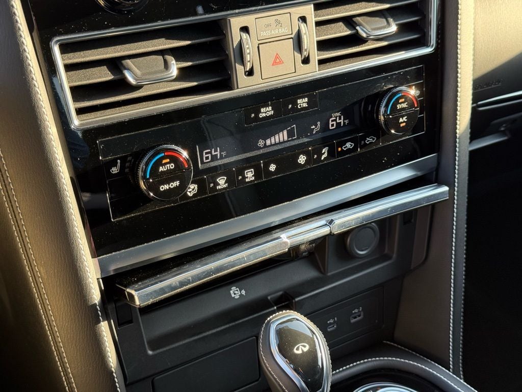 2023 INFINITI QX80 Premium Select