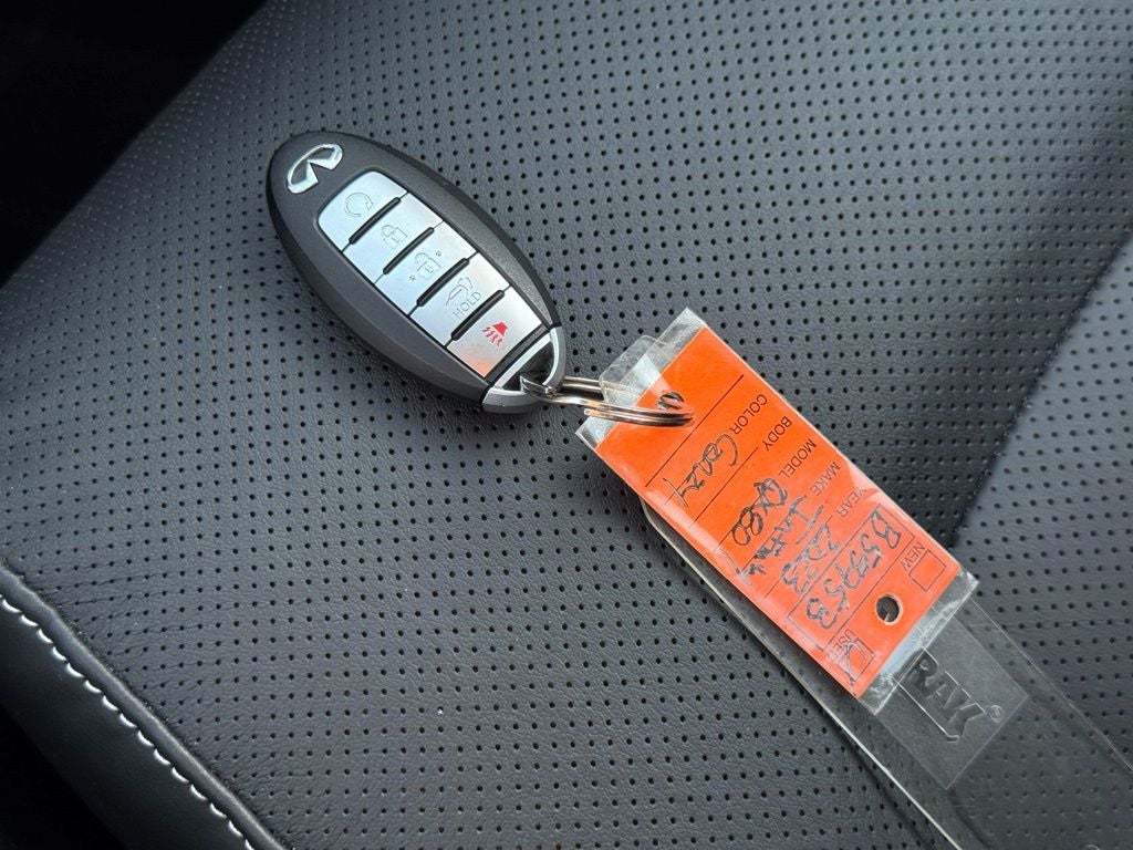 2023 INFINITI QX80 Premium Select