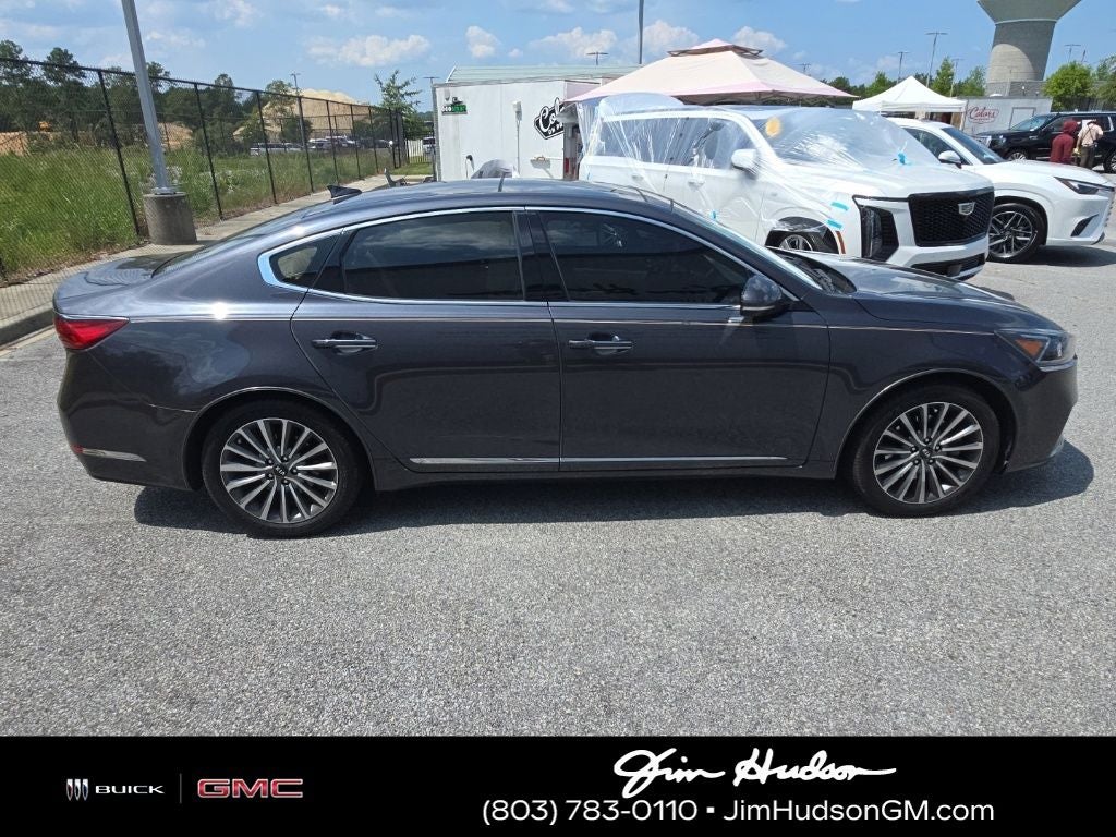 2017 Kia Cadenza Technology